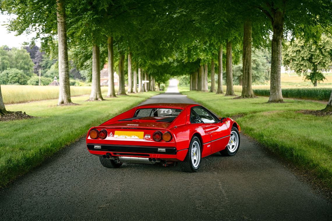 ferrari-308-gtb-vetroresina