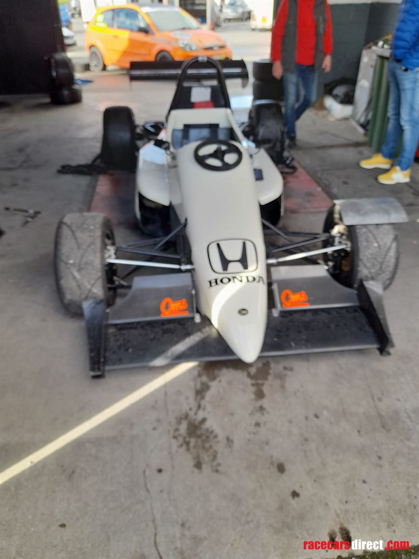 oms-sf2-pr-single-seater