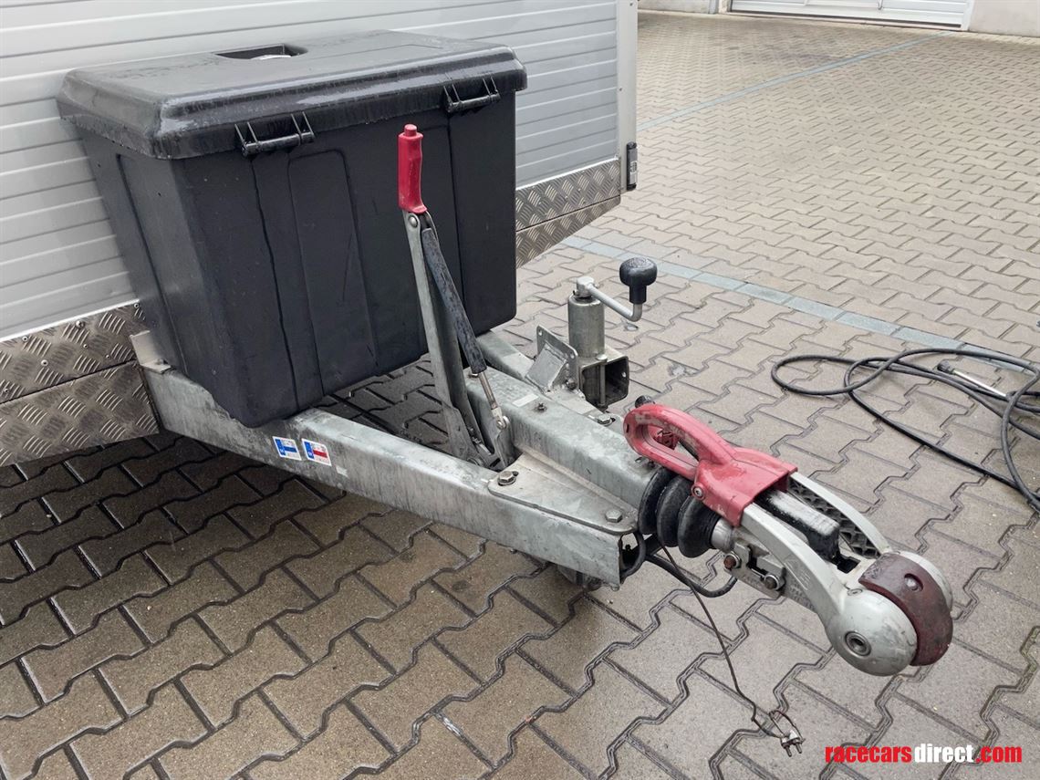 agados-car-trailer-enclosed-transporter