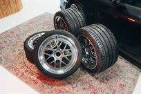 bbs-e07-19-centrelock-wheels-with-michelin-ps