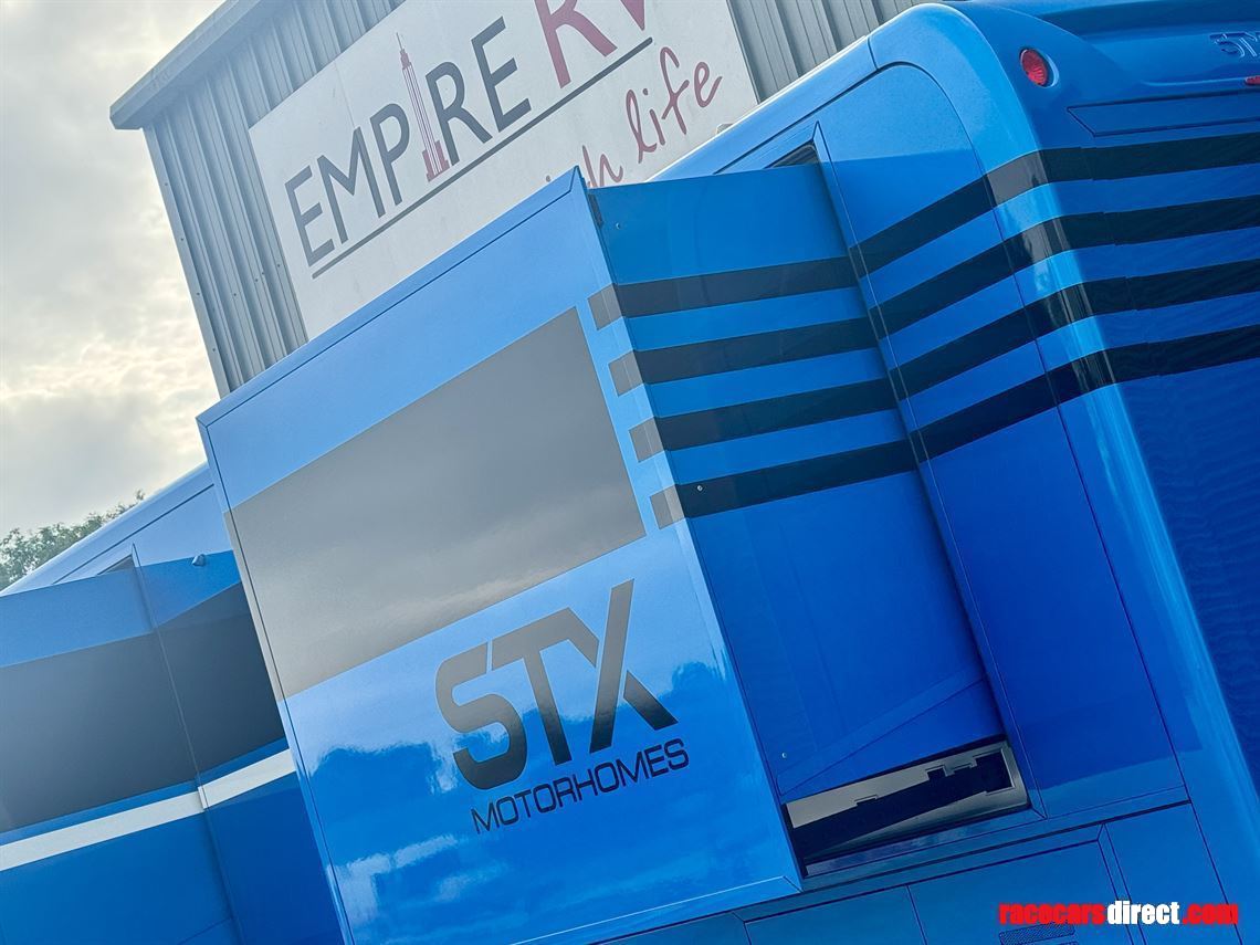 Racecarsdirect.com - STX Motorhome with 4 Pop Outs and Bunks