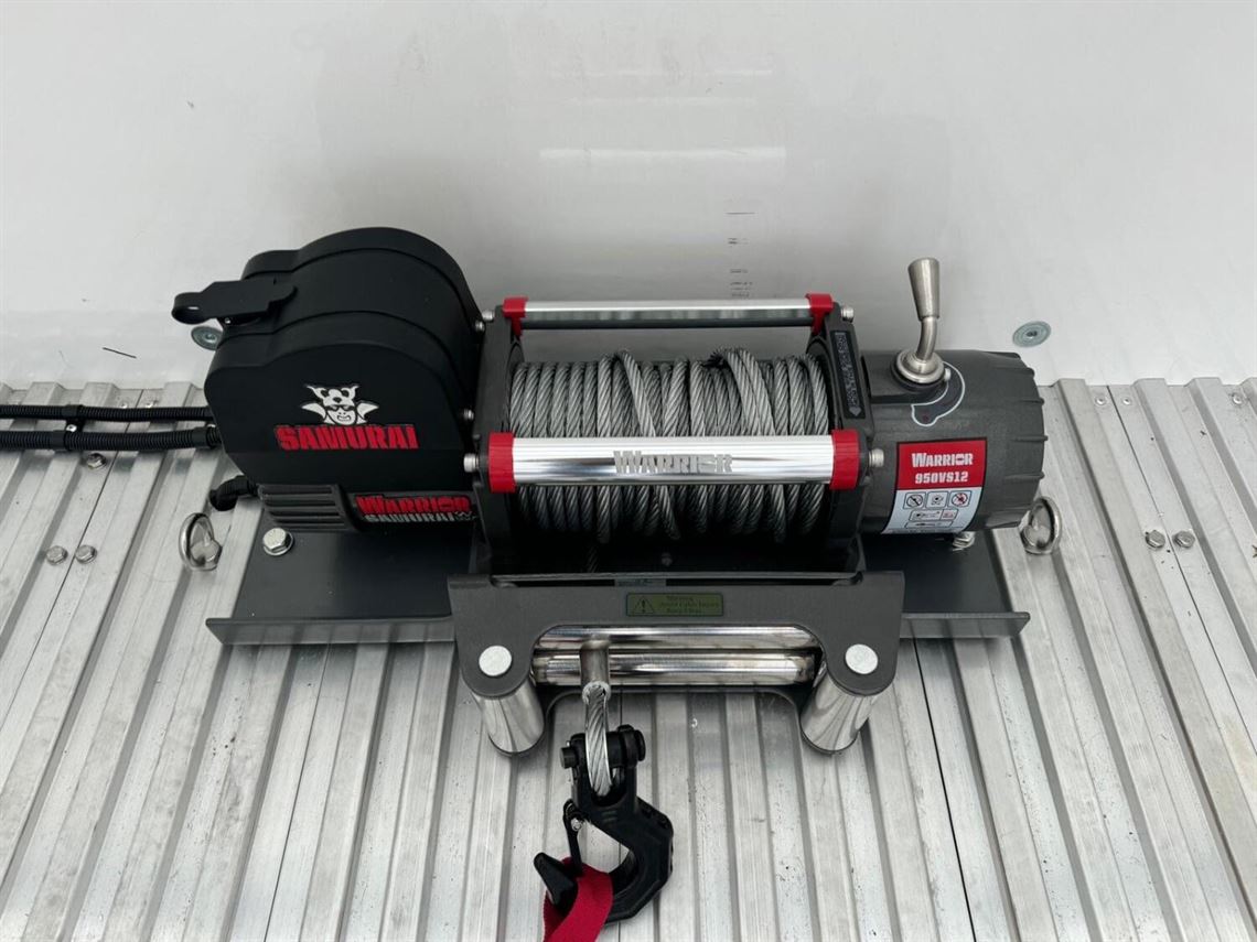 isuzu-n75190-e6-75-tone-enclosed-car-transpor