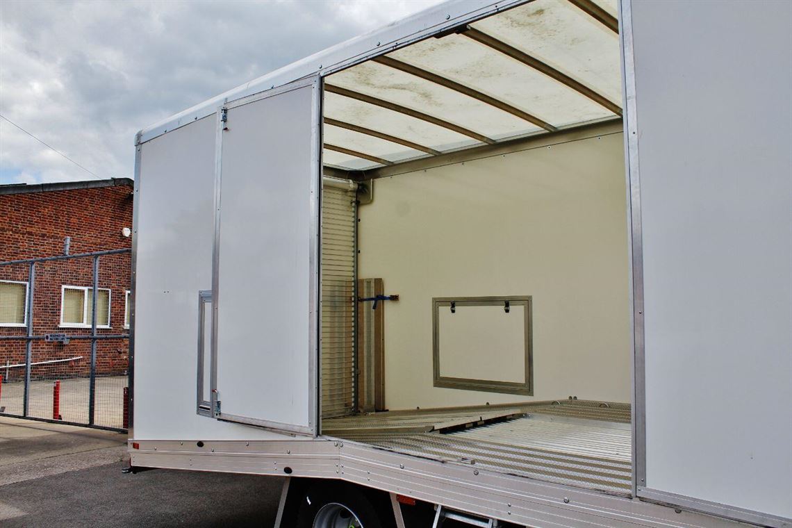 isuzu-n75190-e6-75-tone-enclosed-car-transpor