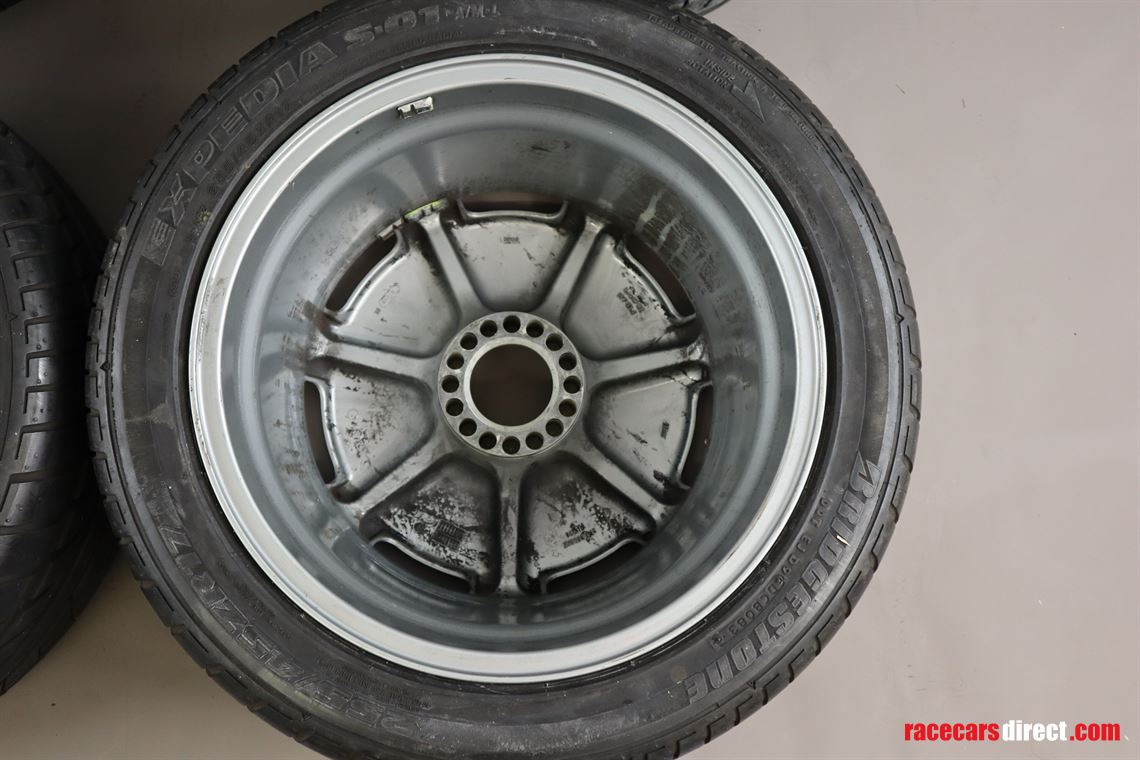 Racecarsdirect.com - Jaguar XJ220 Speedline Wheels with Tires