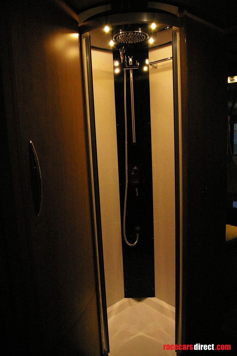 Racecarsdirect.com - MAN motorhome