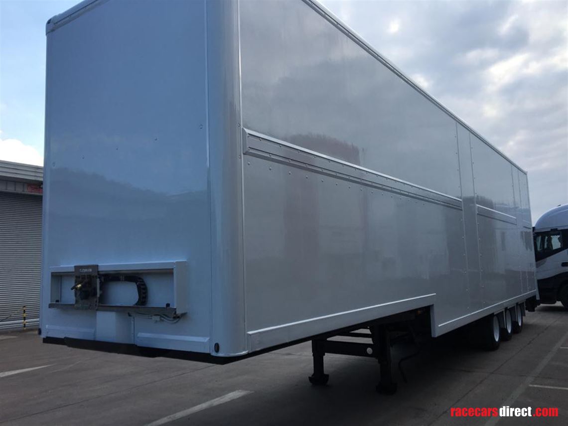 double-deck-trailer-and-tractor-unit---full-l