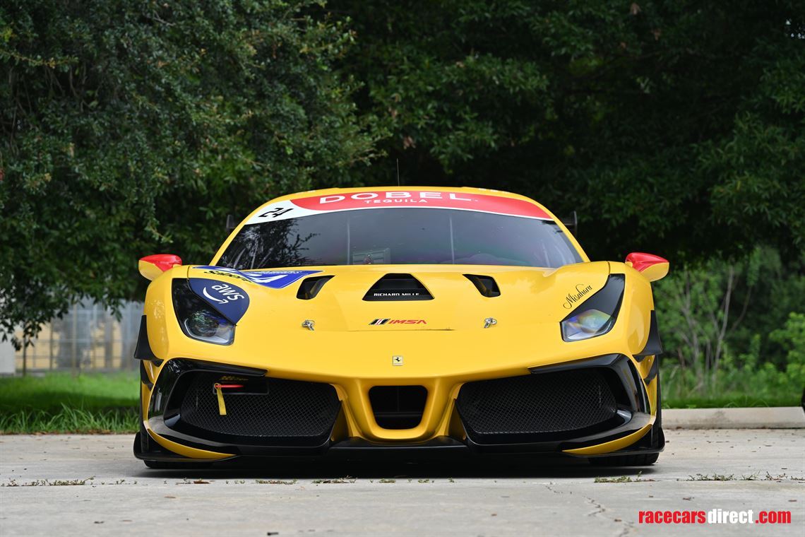 2022-ferrari-488-challenge-evo