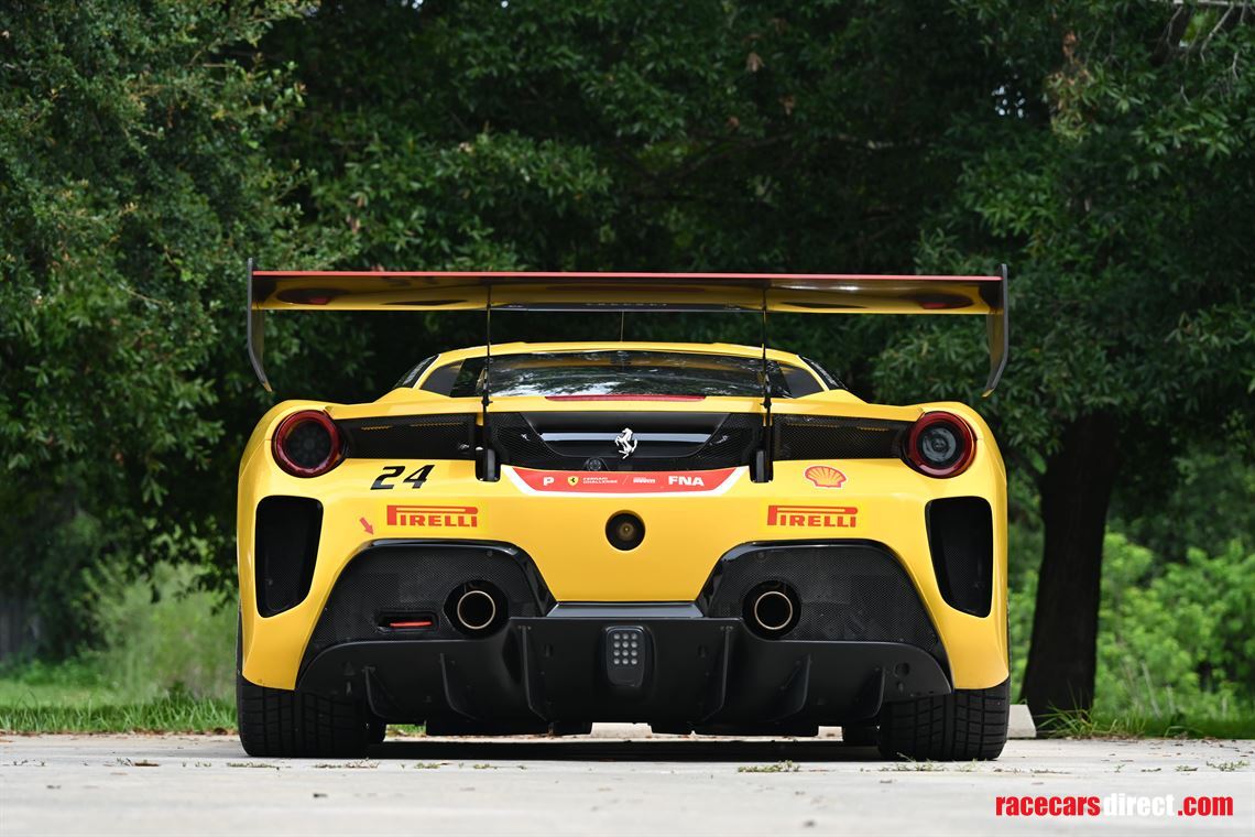 2022-ferrari-488-challenge-evo