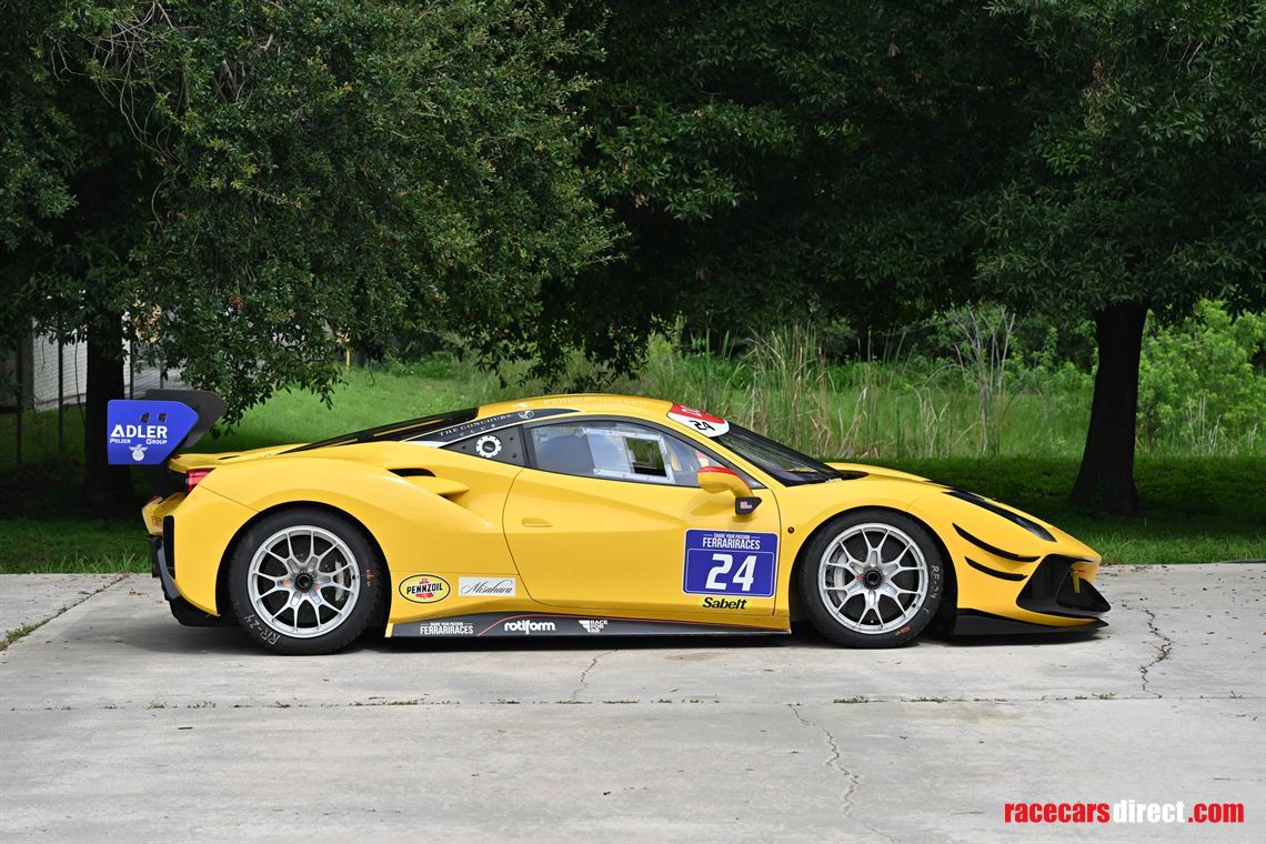 2022-ferrari-488-challenge-evo