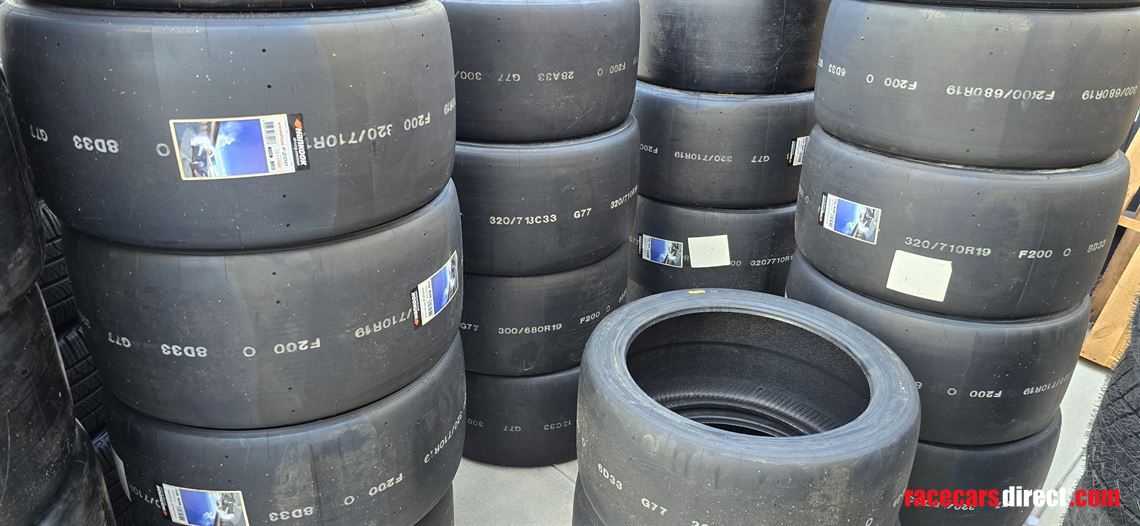 racing-slicks-hankook-michelin-track-19-r19-f