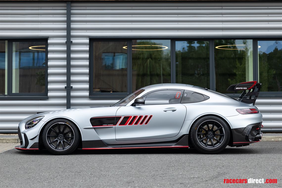 2022-mercedes-benz-amg-gt-track-series