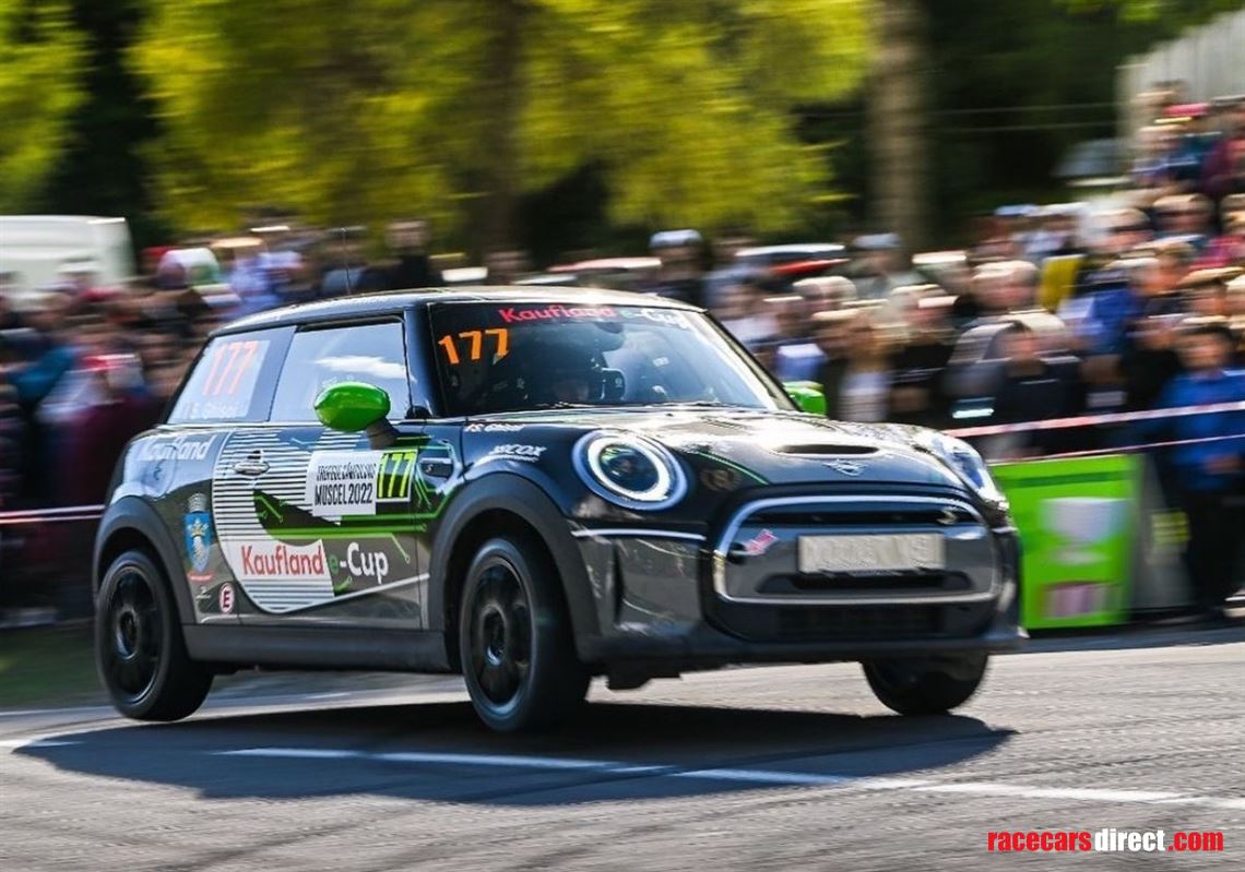 mini-cooper-s-e-electric-new-hillclimb-circui