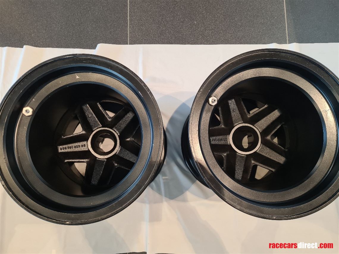 two-original-porsche-908-magnesium-rims-size