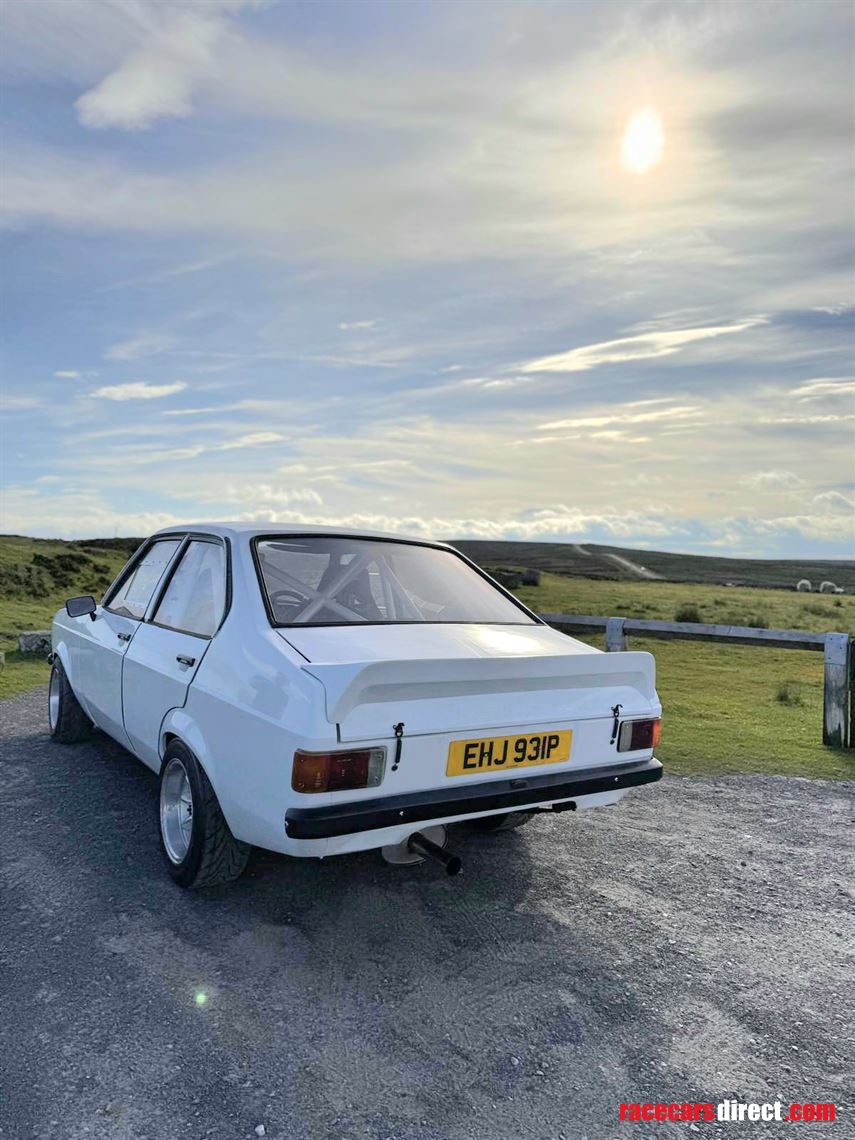 1975-ford-escort-mk2-4-door