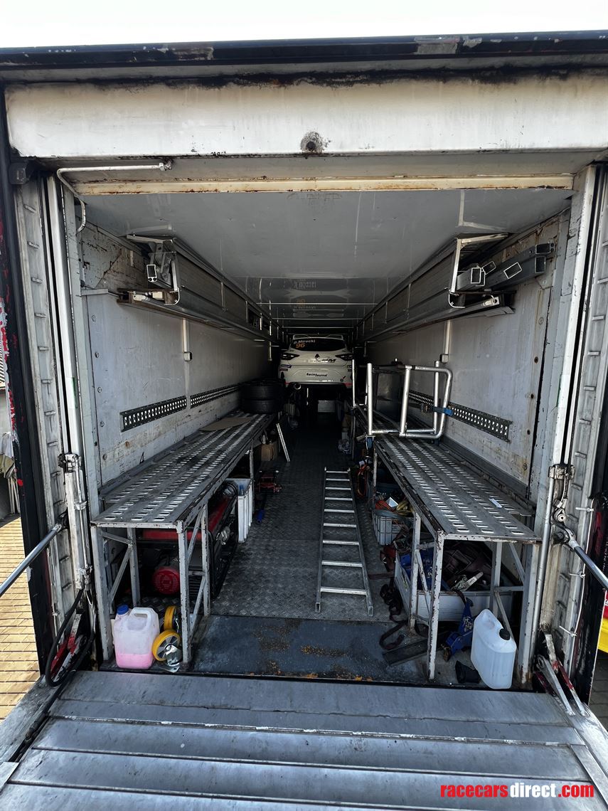 race-trailer-for-3-cars-and-awning-include