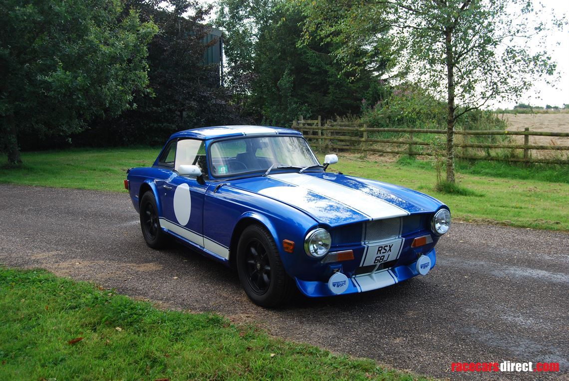 1971-triumph-tr6-rally-car