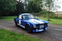 1971-triumph-tr6-rally-car