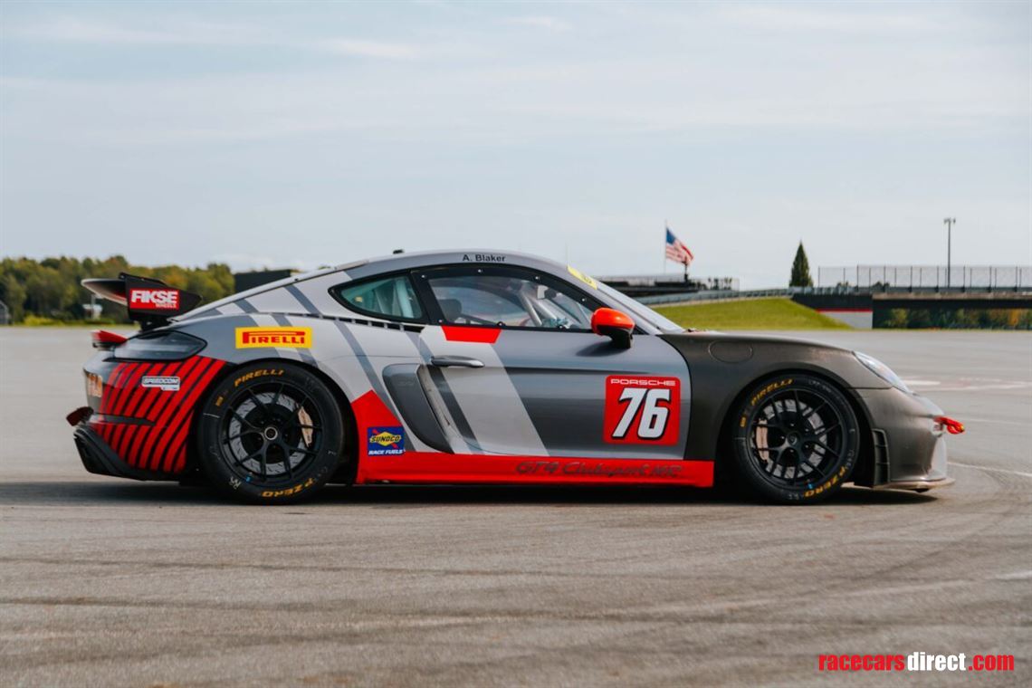 2019-porsche-718-gt4-clubsport-mr-w-big-spare