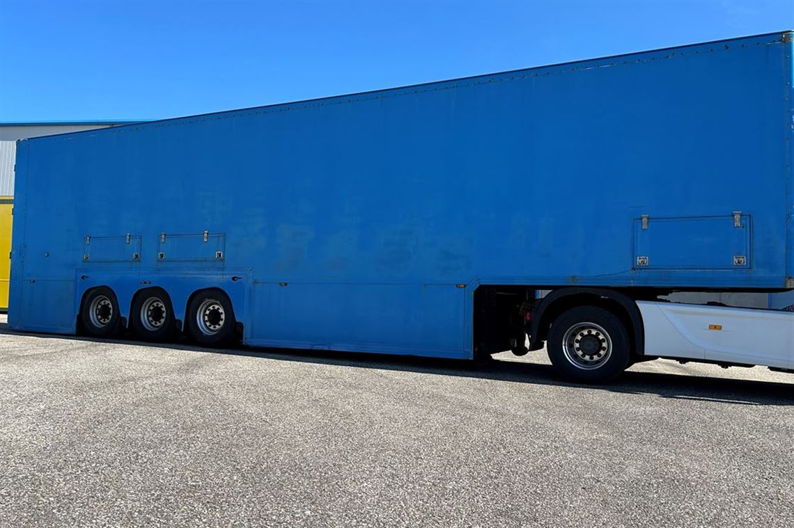 racetrailer---3-cars-living-double-deck