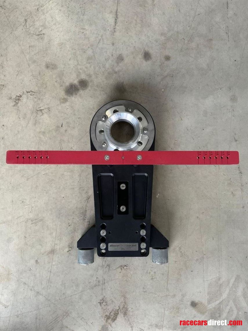 racefab-hub-stands-scales