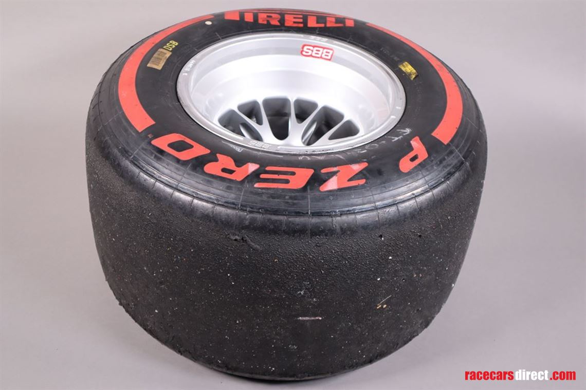 formula-1-tyre-with-bbs-wheel-tire-pirelli-p