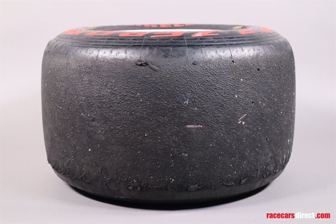 formula-1-tyre-with-bbs-wheel-tire-pirelli-p