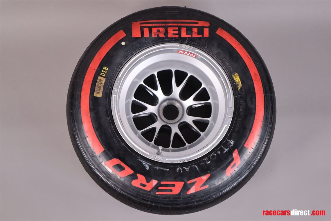 formula-1-tyre-with-bbs-wheel-tire-pirelli-p