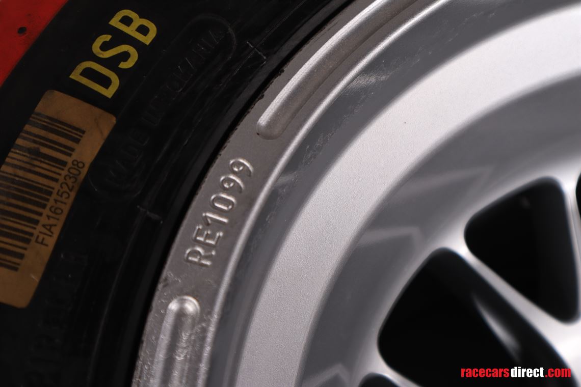 formula-1-tyre-with-bbs-wheel-tire-pirelli-p