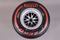 formula-1-tyre-with-bbs-wheel-tire-pirelli-p