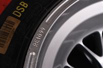 formula-1-tyre-with-bbs-wheel-tire-pirelli-p