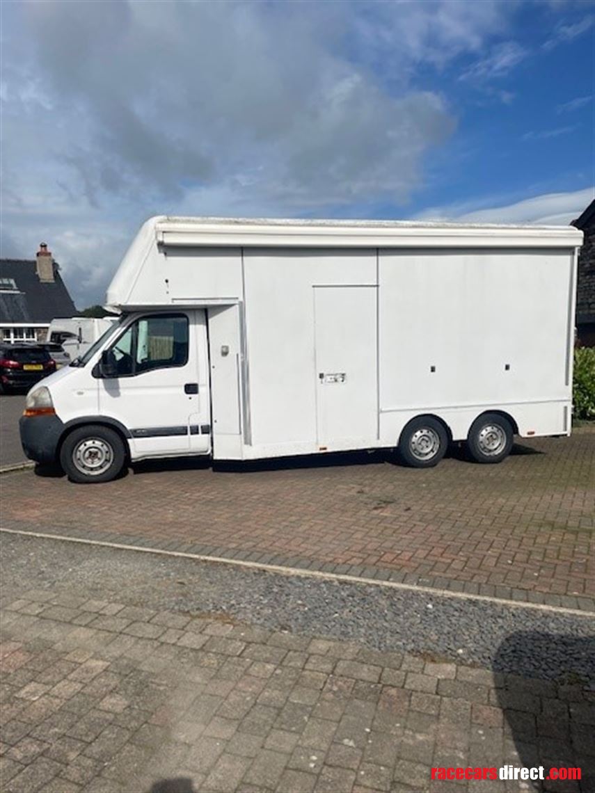 renault-master-2-car-race-transporter