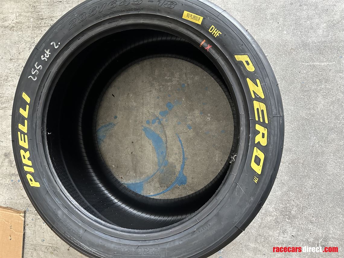 pirelli-slick-tyres-new