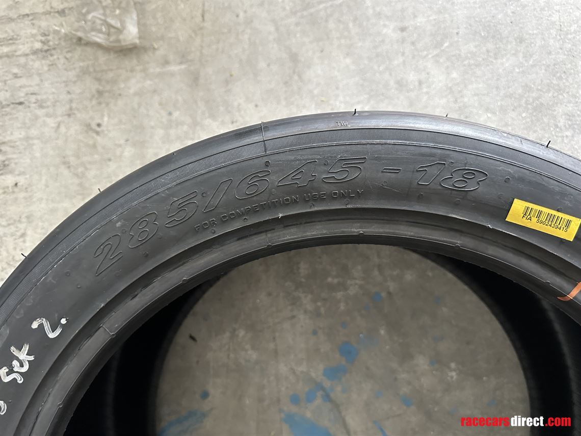 pirelli-slick-tyres-new