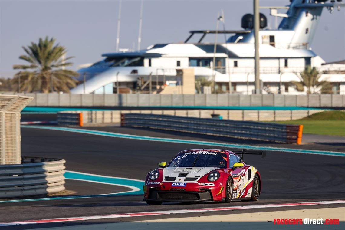 gulf-12h-on-porsche-992-cup-yas-marina-f1-cir