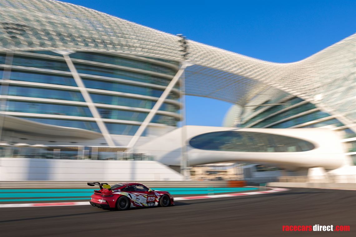 gulf-12h-on-porsche-992-cup-yas-marina-f1-cir