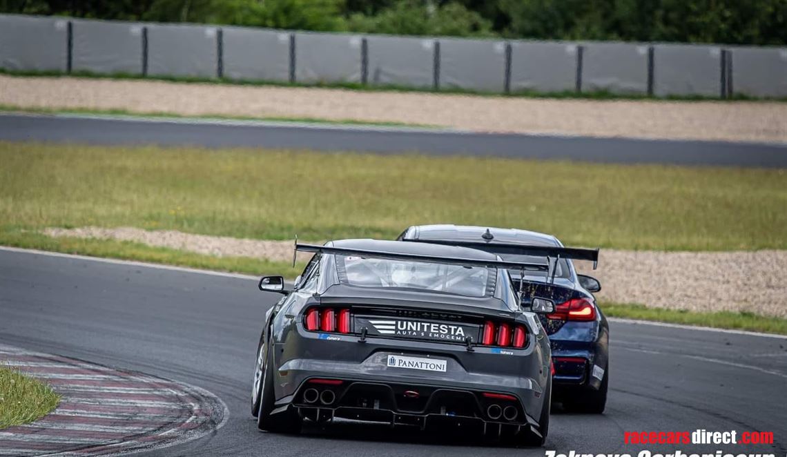 ford-mustang-gt4