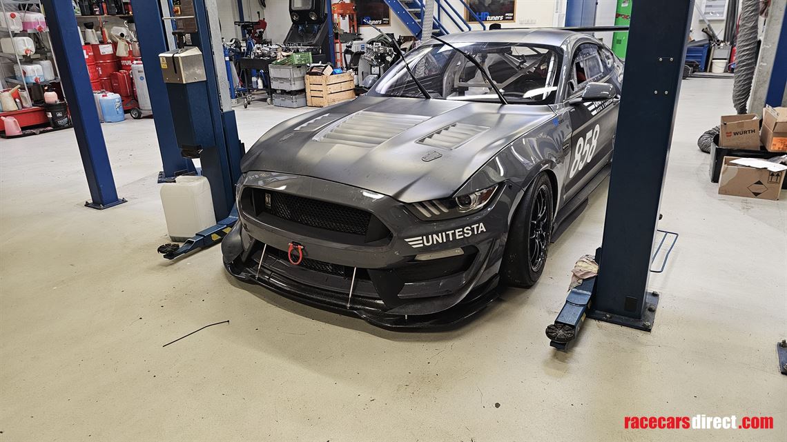 ford-mustang-gt4