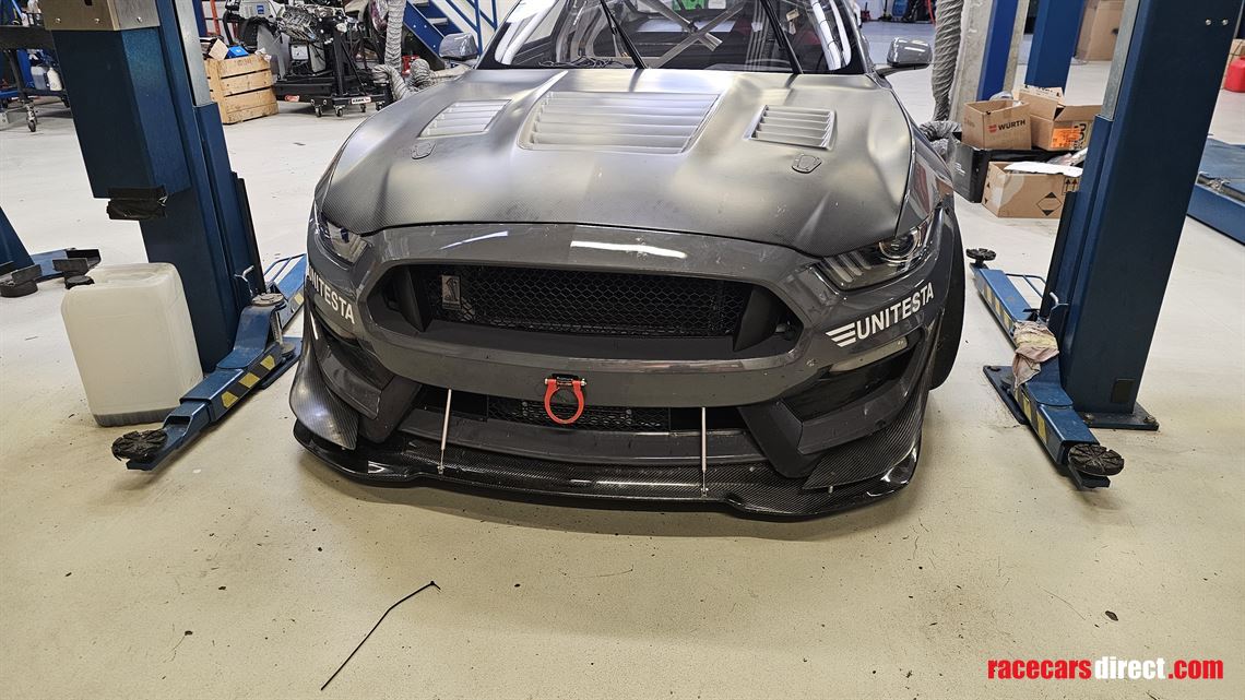 ford-mustang-gt4