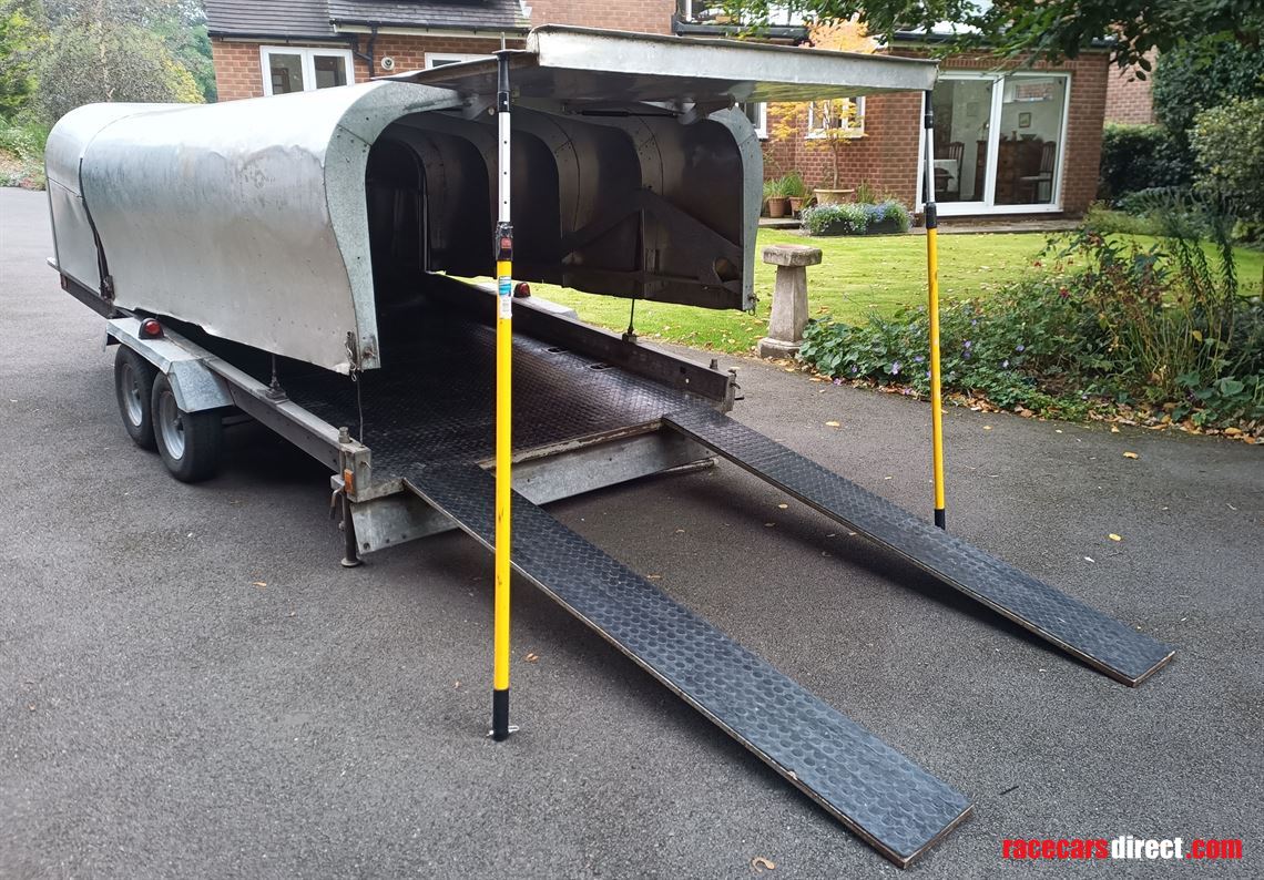 Racecarsdirect.com - Twin axled, covered braked trailer