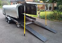 twin-axled-covered-braked-trailer