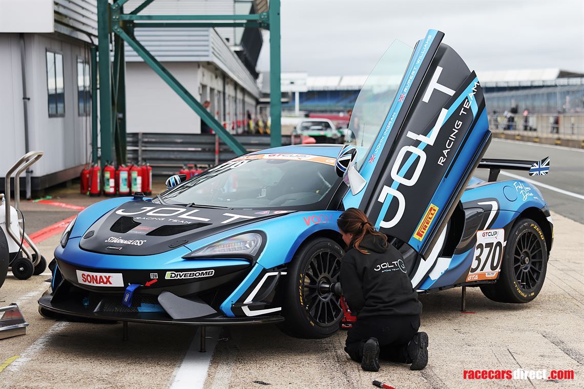 mclaren-570s-gt4