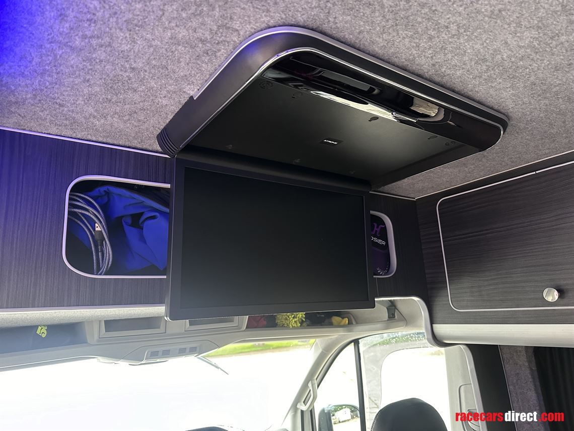 2019-vw-crafter-trendline-race-vancamper