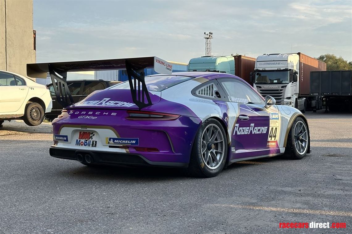 porsche-911-gt3-cup-car-9912