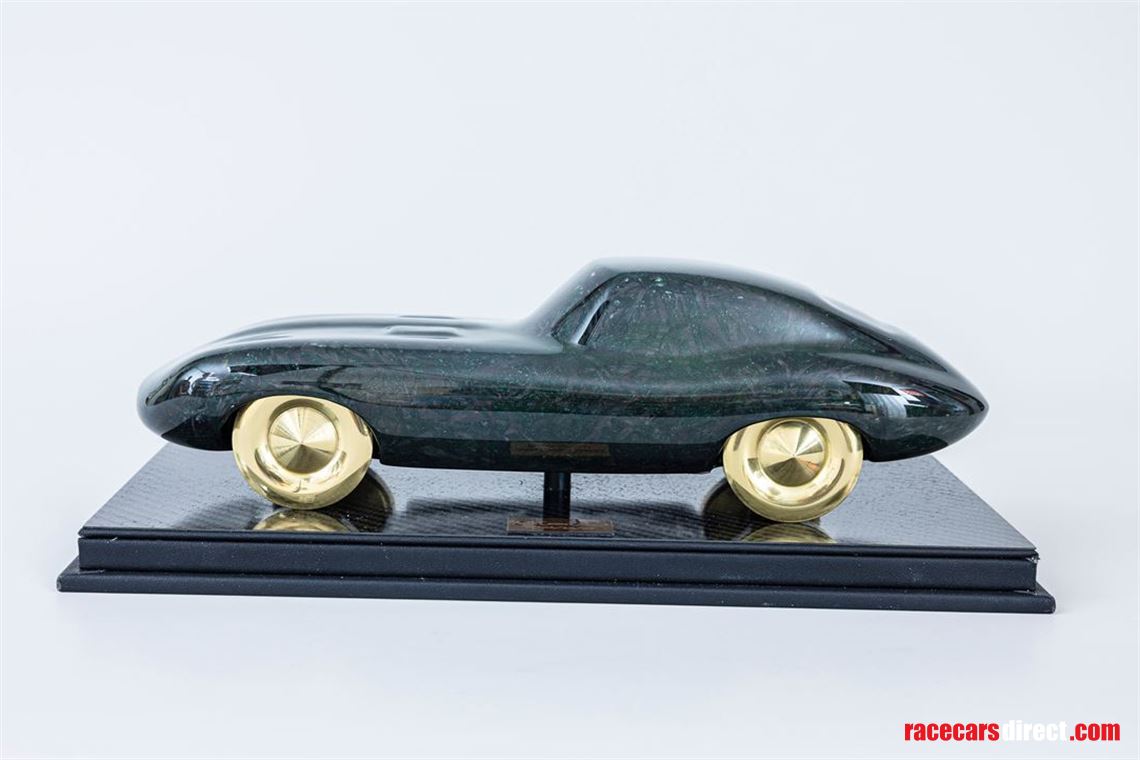 jaguar-e-type-sculpture