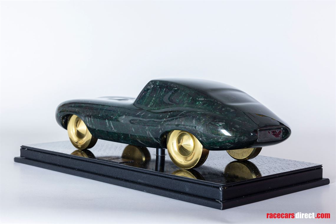 jaguar-e-type-sculpture