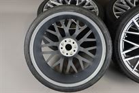 audi-r8-v10-wheels-with-tires