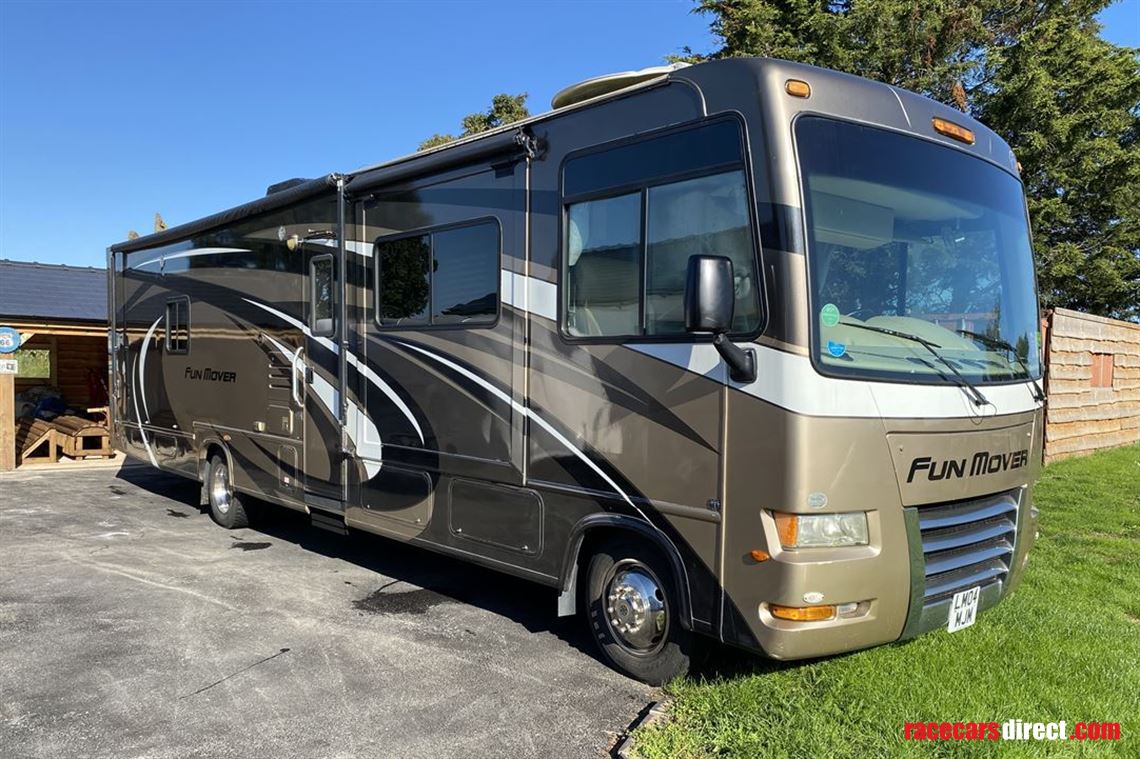 funmover-rv-with-garage