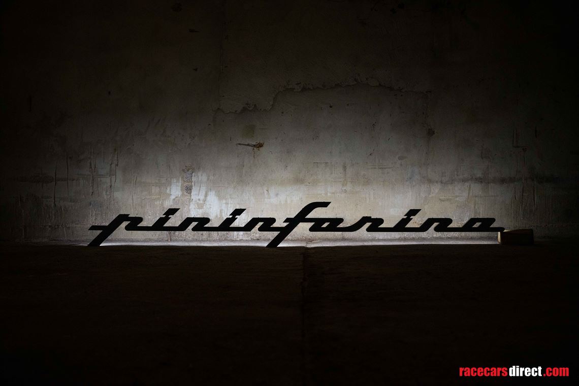 illuminated-pininfarina-sign