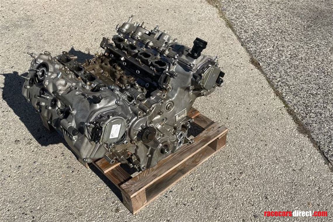 lexus-2ur-gse-50-v8-engine