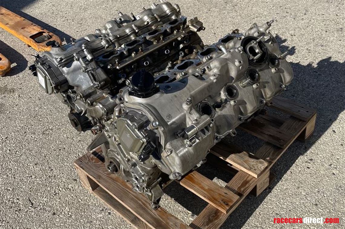 lexus-2ur-gse-50-v8-engine